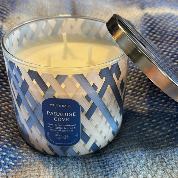 Other - 🏷️White Barn Paradise Cove Scented Candle